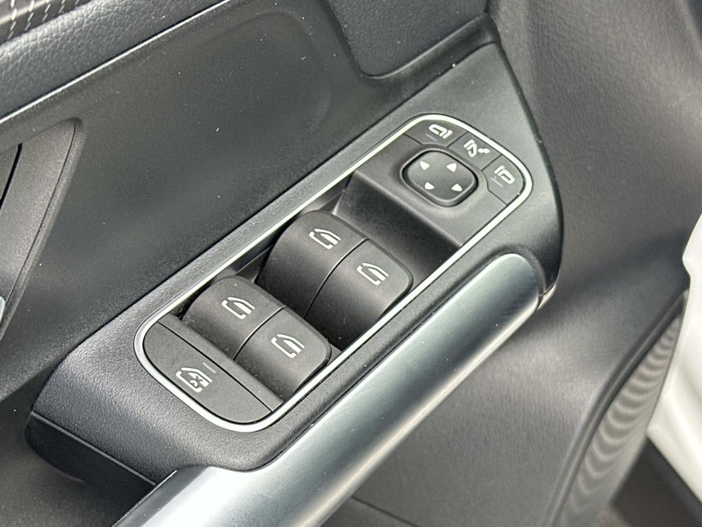 Thumbnail: 2023 Mercedes-Benz GLA - 31