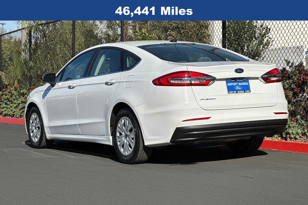 2019 Ford Fusion S 8