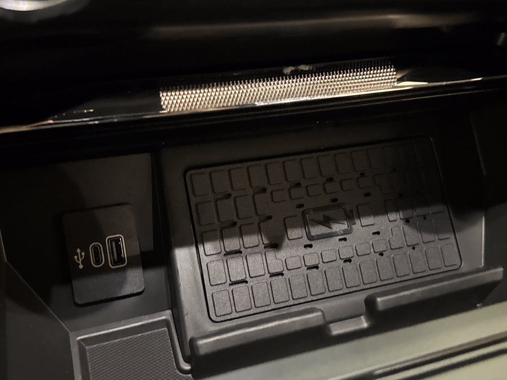 New 2026 Black Ford Lariat image 34