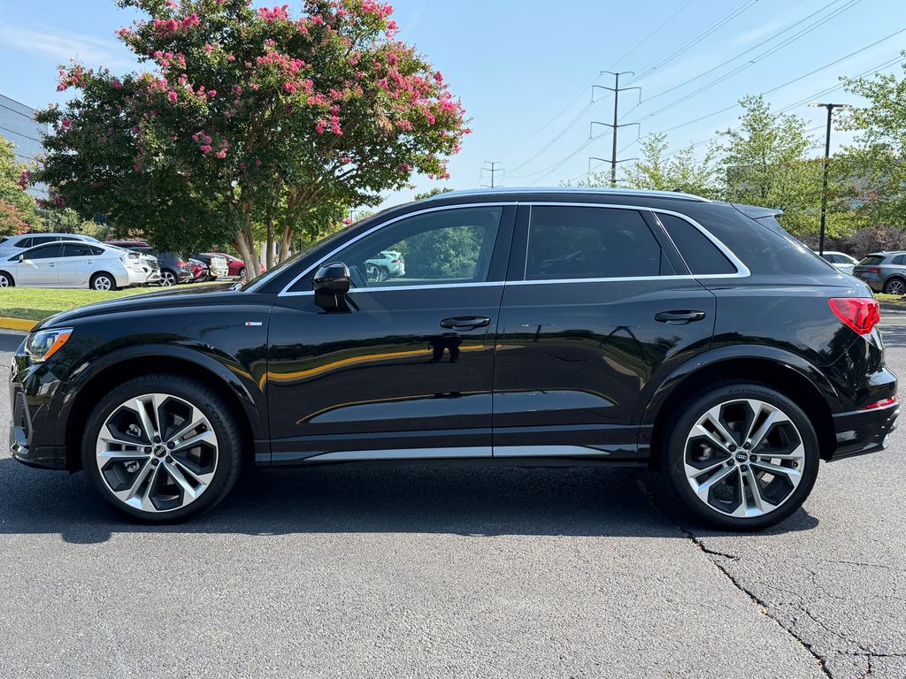 Thumbnail: 2021 Audi Q3 - 4