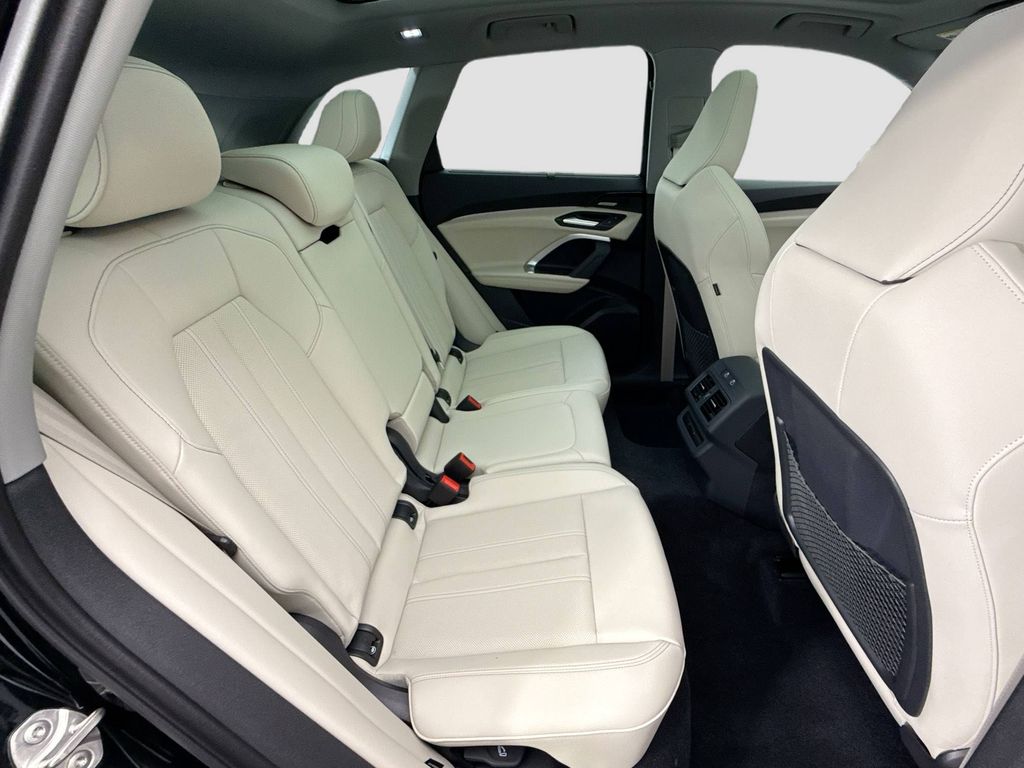 Thumbnail: 2025 Audi Q5 - 21