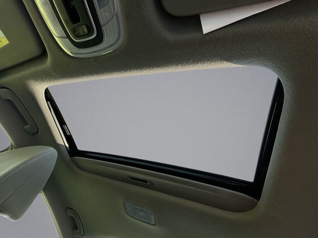 Thumbnail: 2024 Hyundai Elantra - 29
