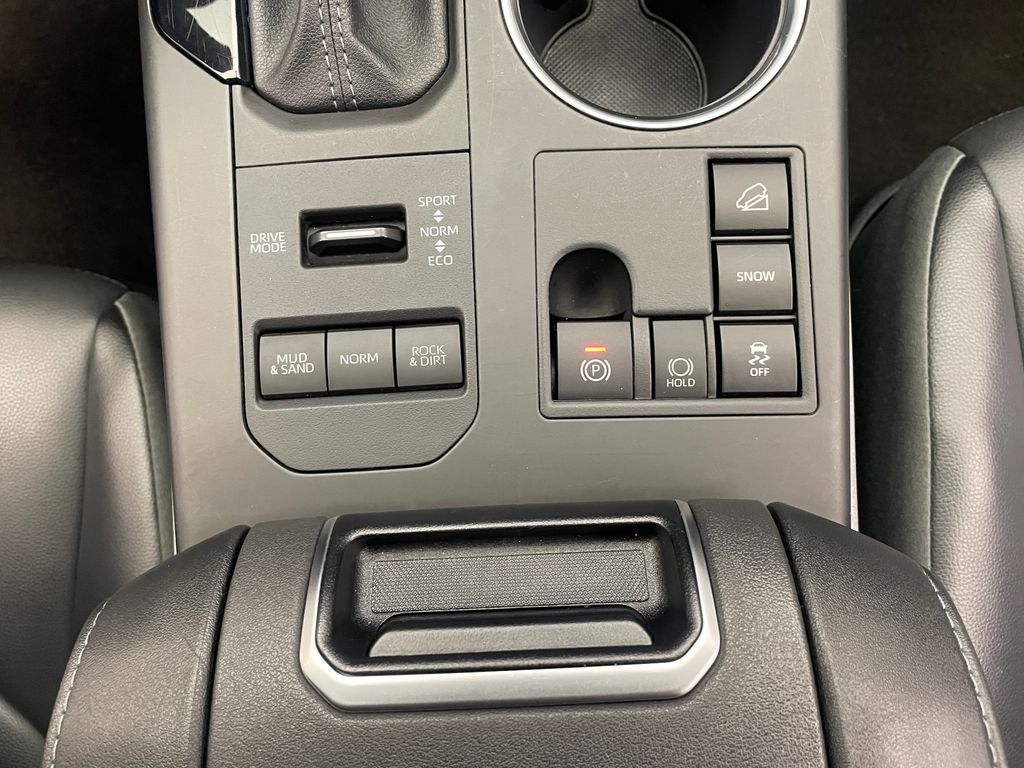 2024 Toyota Highlander XLE 29