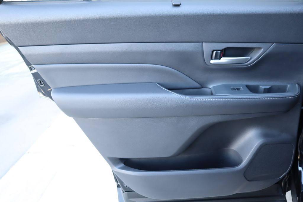 Thumbnail: 2025 Toyota Grand Highlander - 26