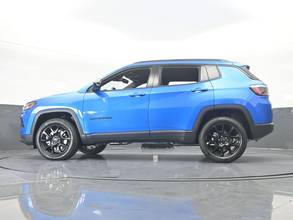 New 2026 Hydro Blue Pearlcoat Jeep Latitude image 57