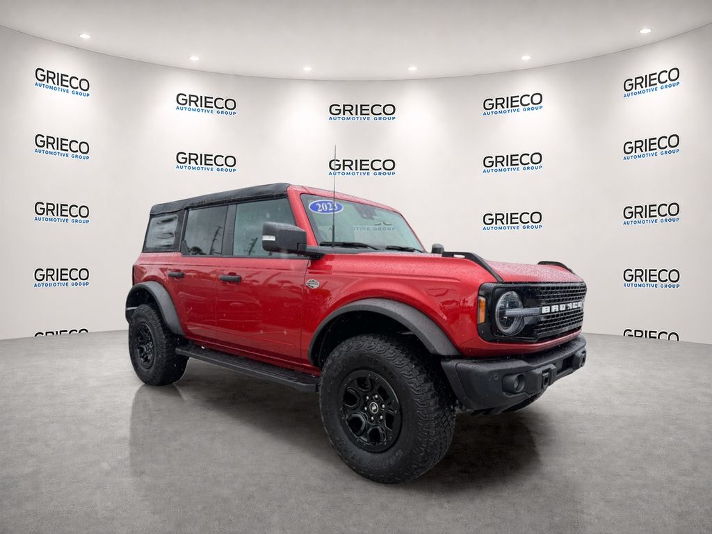 Hot Pepper Red Metallic Tinted Clearcoat 2023 Ford Bronco SUV / Crossover Four-Wheel Drive Automatic