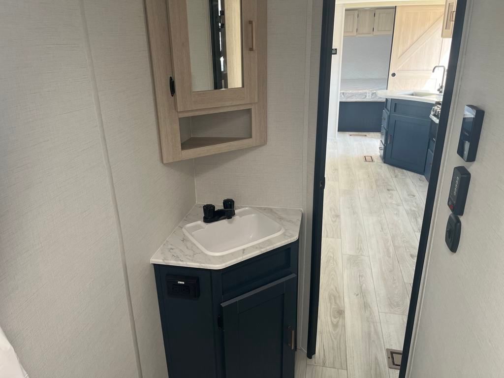 2025 White Prime Time Avenger 27DBS Travel Trailer