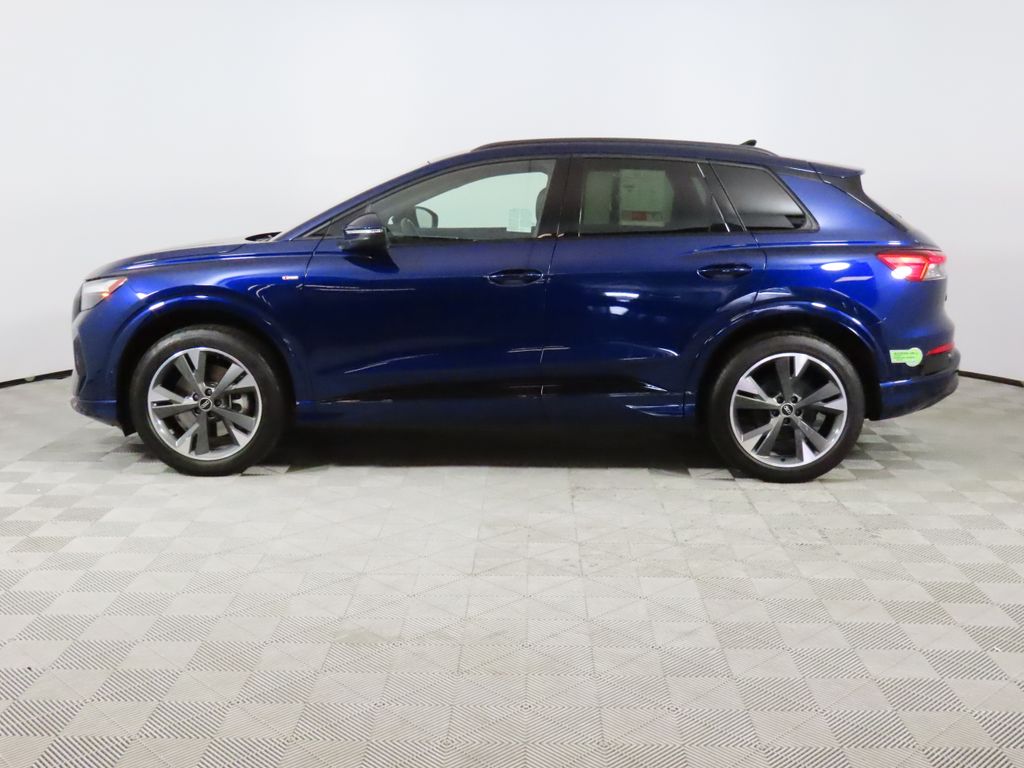 Thumbnail: 2023 Audi Q4 e-tron - 2