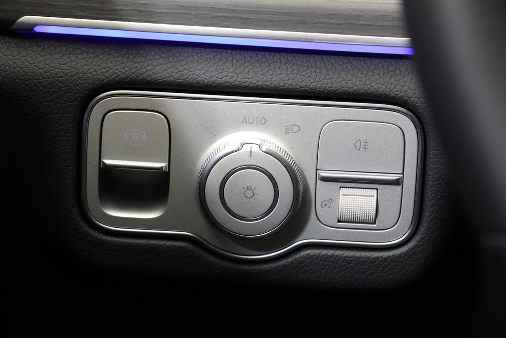 Thumbnail: 2026 Mercedes-Benz GLE - 19