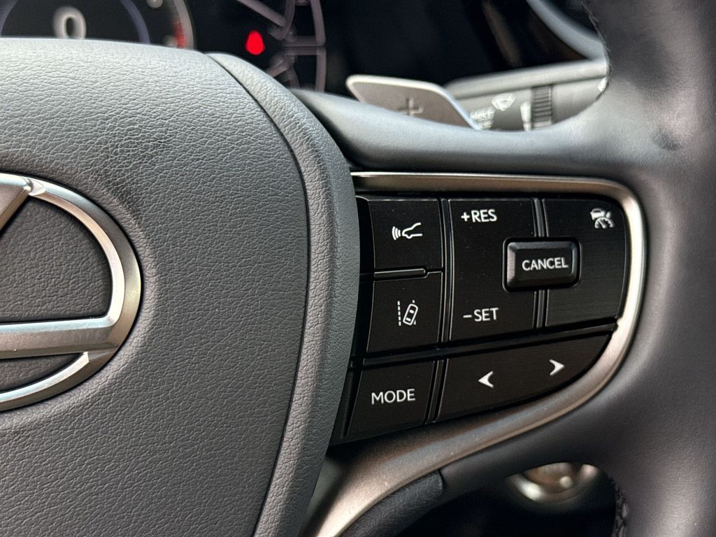 Thumbnail: 2025 Lexus ES - 27