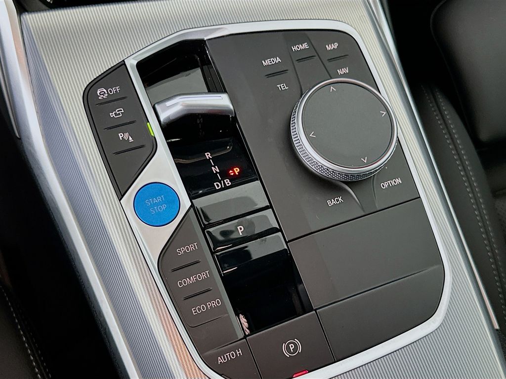 2024 BMW i4 eDrive35 17