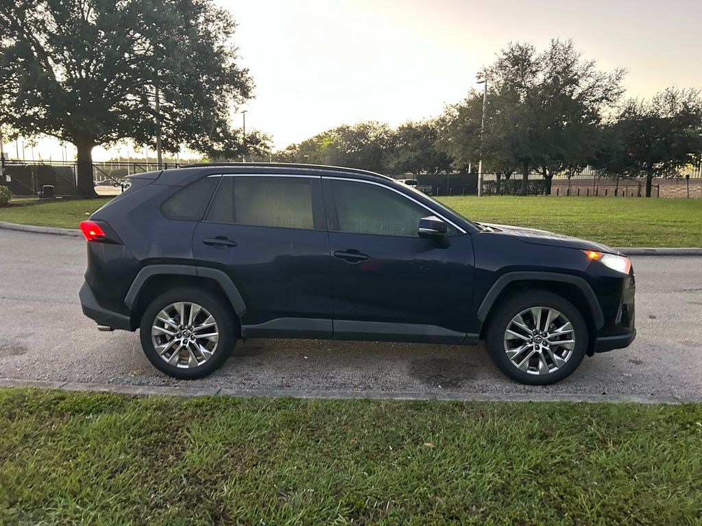 Thumbnail: 2020 Toyota RAV4 - 6