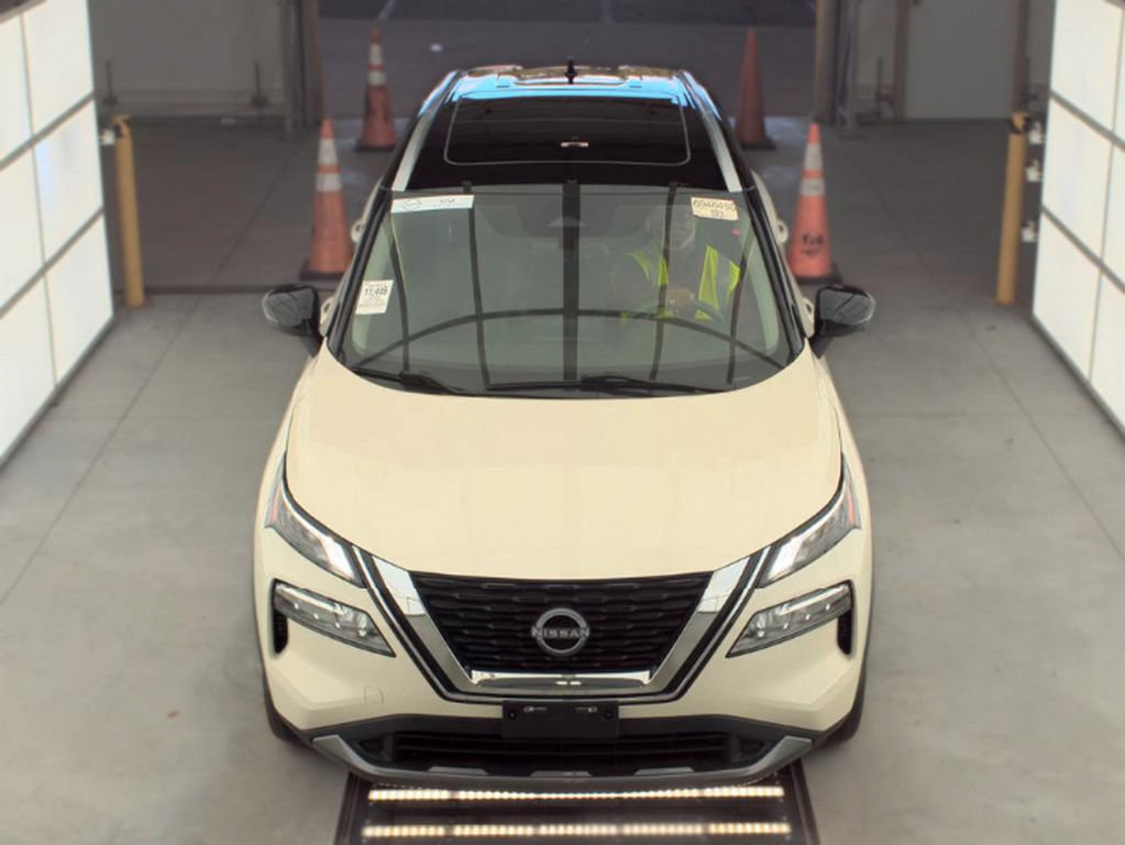 Used 2023 White Nissan SL image 2