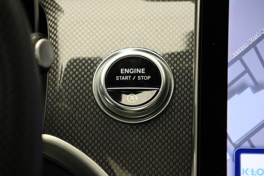 Thumbnail: 2025 Mercedes-Benz GLC - 27