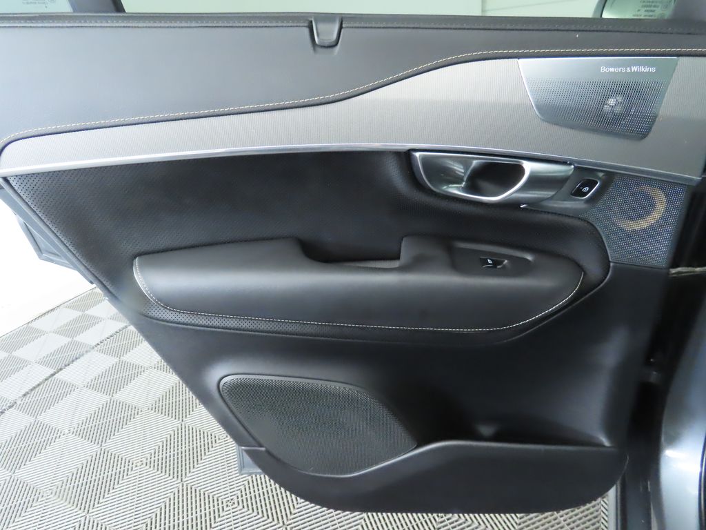 2019 Volvo XC90 T8 R-Design 27