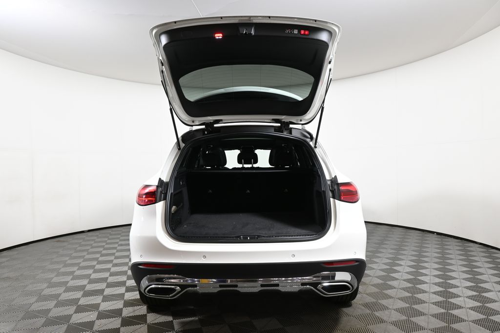 Thumbnail: 2025 Mercedes-Benz GLC - 32