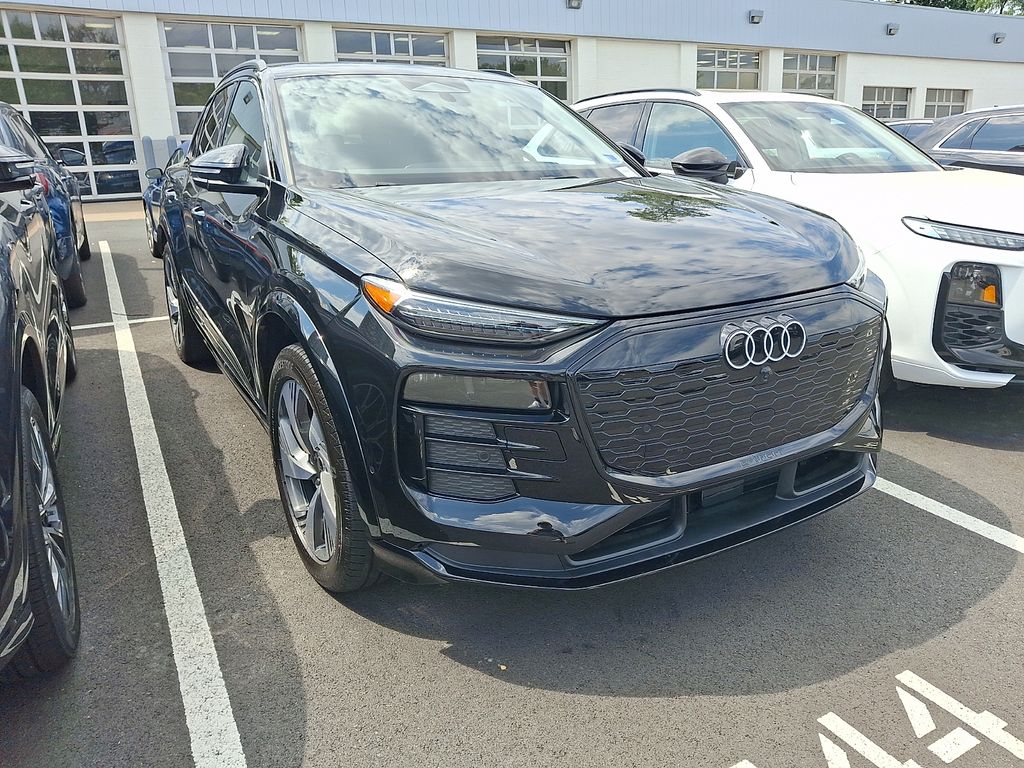 Thumbnail: 2025 Audi Q6 e-tron - 3