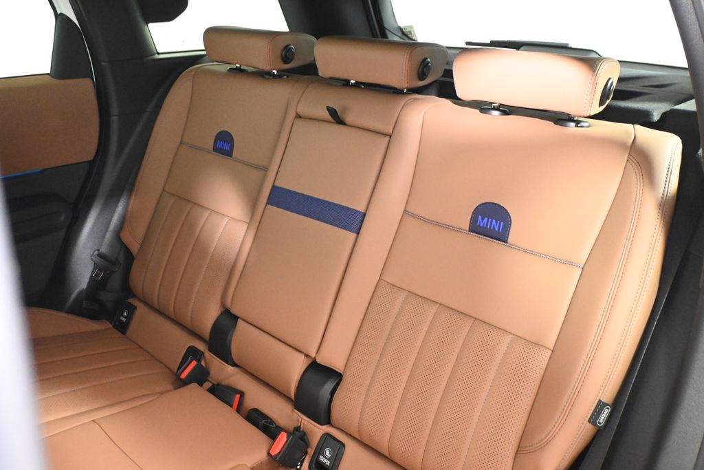 Thumbnail: 2027 MINI Cooper Countryman - 4