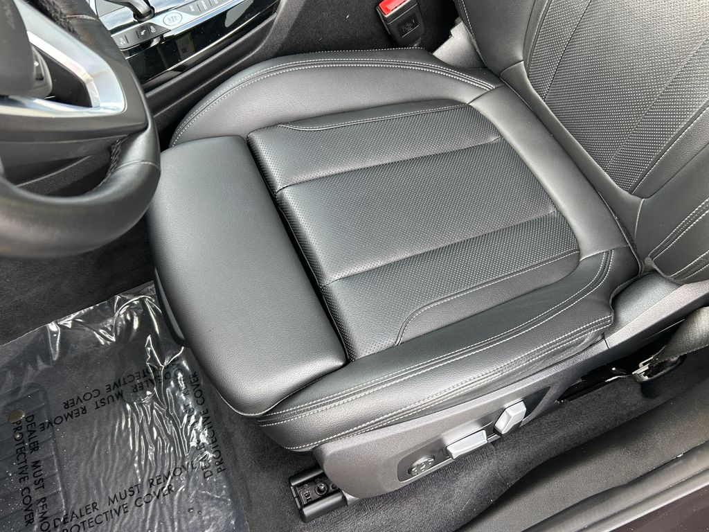 Thumbnail: 2022 BMW X3 - 14