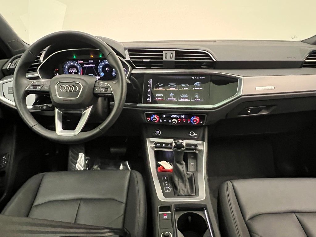 Thumbnail: 2025 Audi Q3 - 19