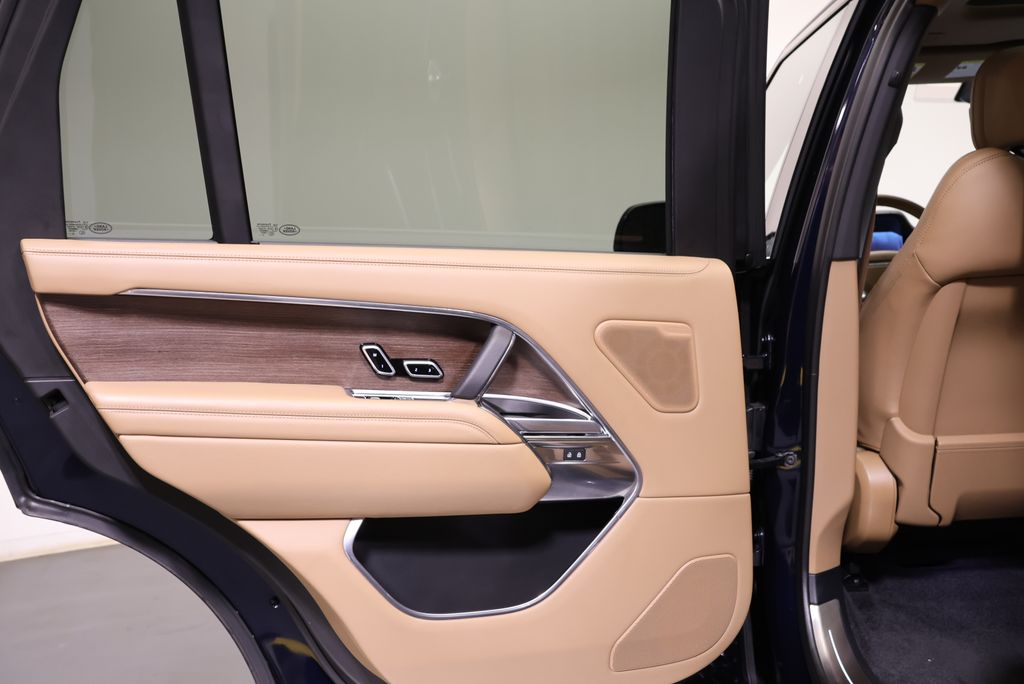 Thumbnail: 2023 Land Rover Range Rover - 32