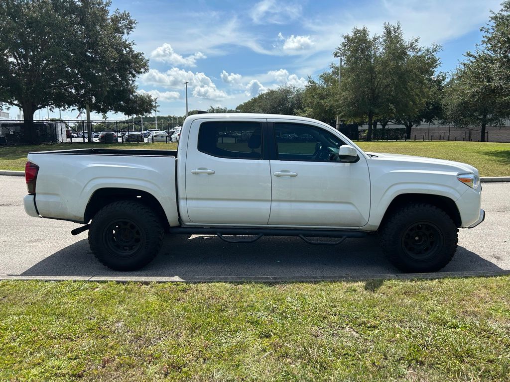 Thumbnail: 2022 Toyota Tacoma - 6
