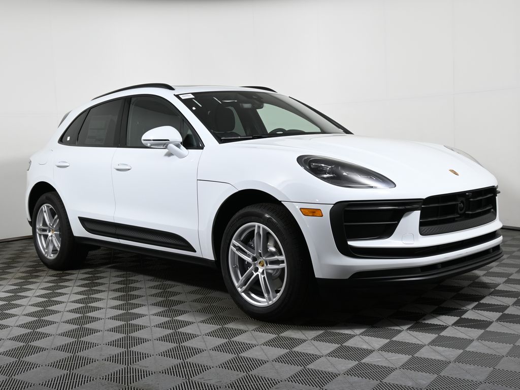 2025 Porsche Macan  8