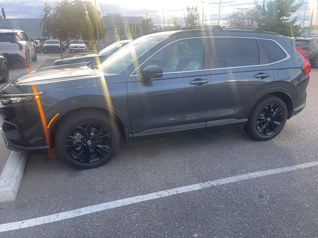 2023 Honda CR-V Hybrid Sport Touring photo 2