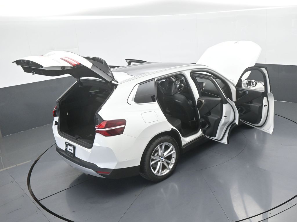 Used 2025 White Metallic BMW 30 xDrive image 76