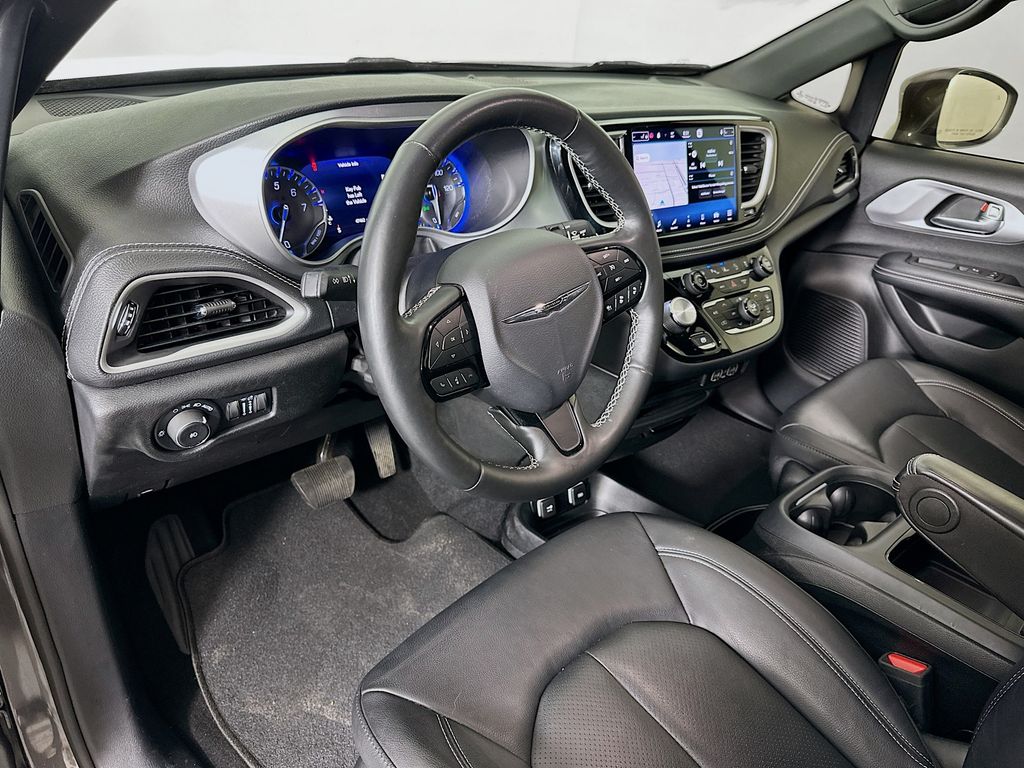 2021 Chrysler Pacifica Touring L 9