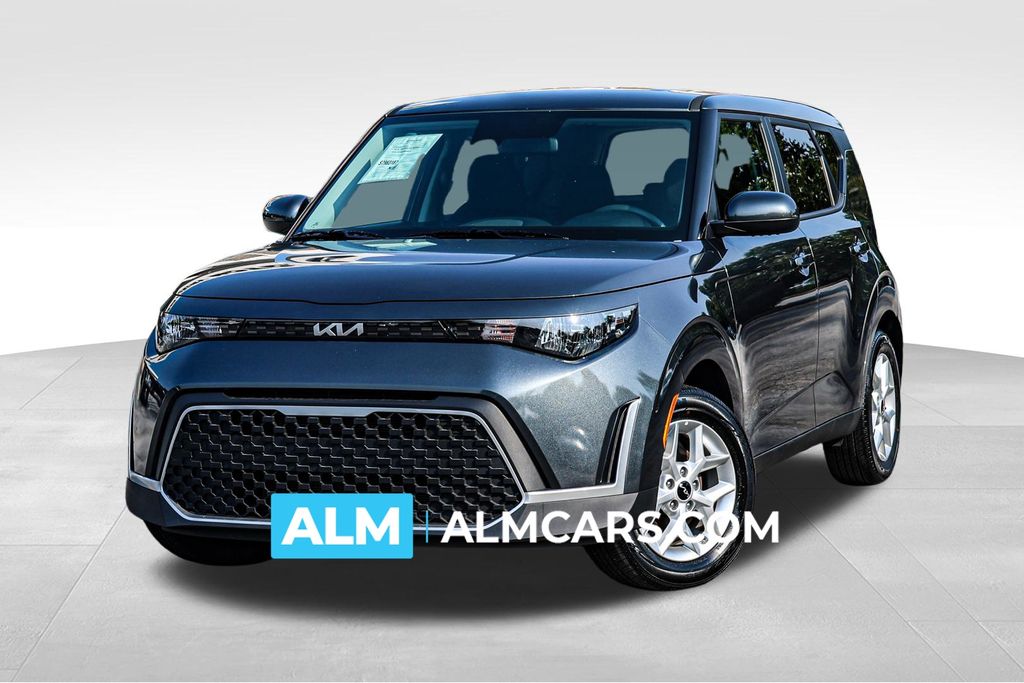 Gray 2025 Kia Soul SUV / Crossover Front-Wheel Drive Continuously Variable Transmission