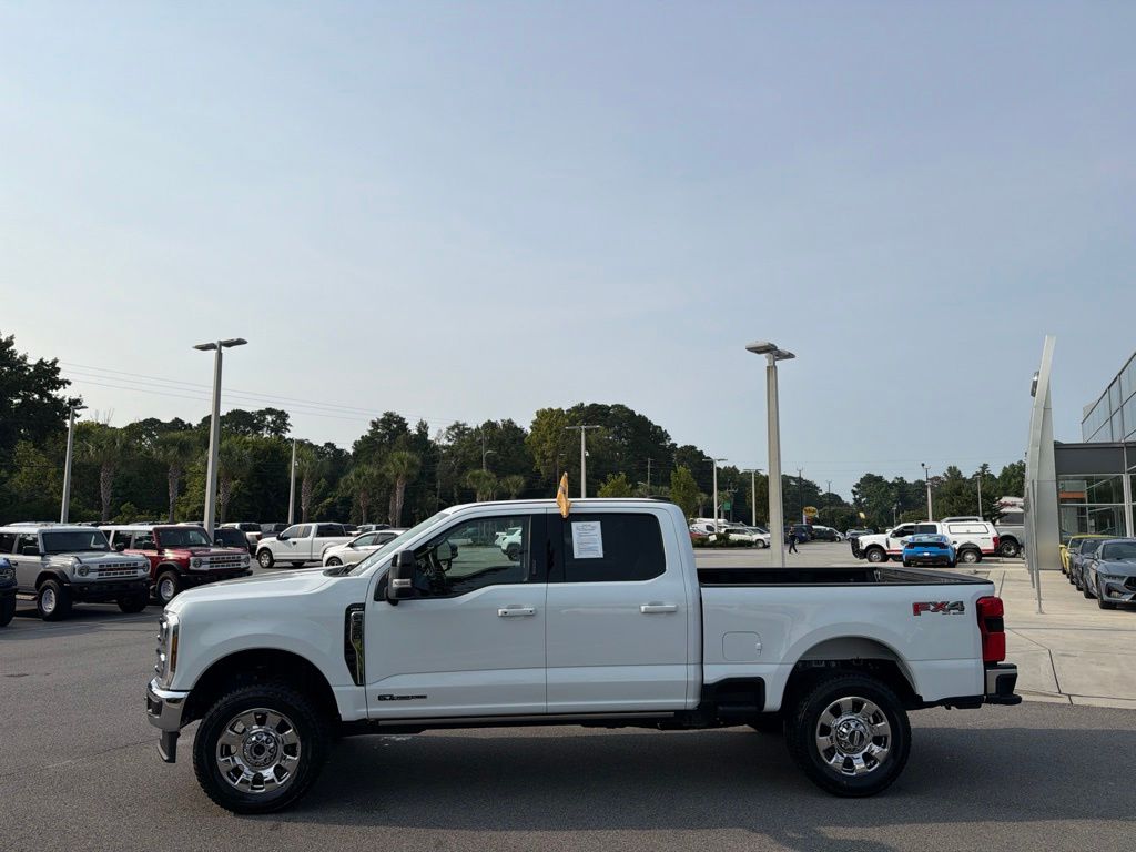 2026 Ford F-350 Super Duty LARIAT