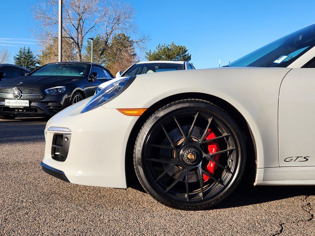 2019 Porsche 911 Carrera 4 GTS 9