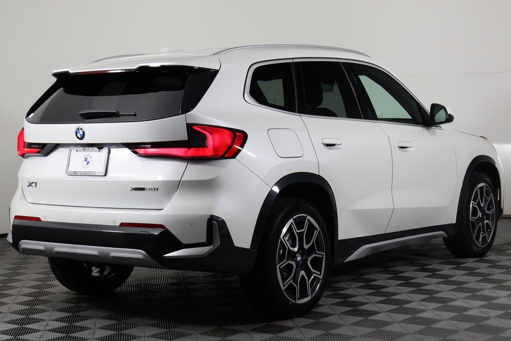 Thumbnail: 2026 BMW X1 - 2