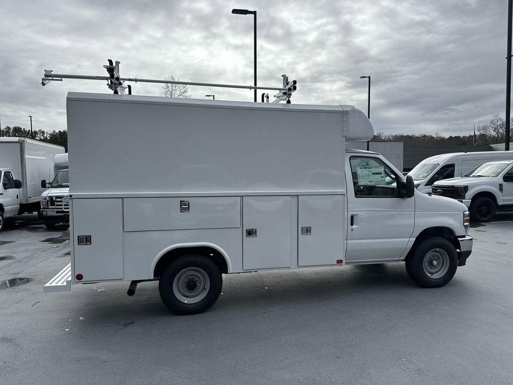 2024 Ford E-350SD Base 8