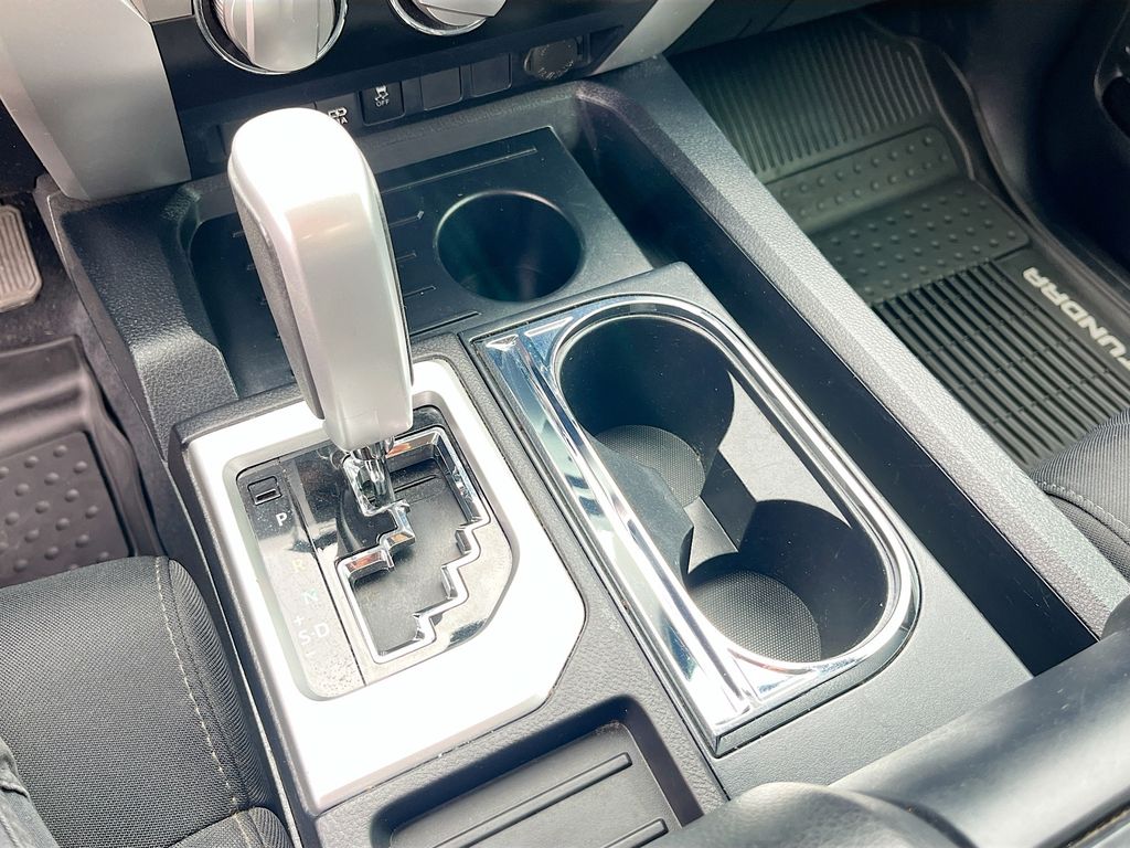 Used 2020 White Toyota SR5 image 16