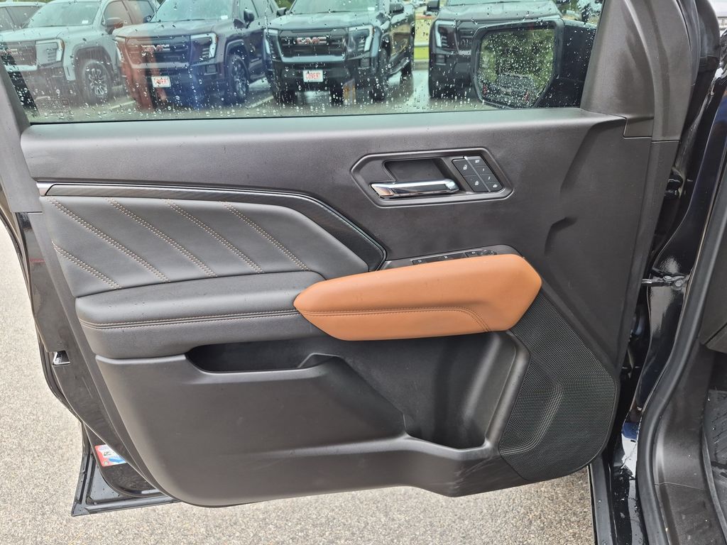 Used 2023 Black GMC AT4 image 21