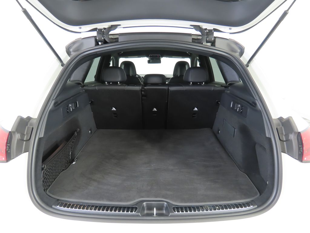 Thumbnail: 2025 Mercedes-Benz GLC - 28