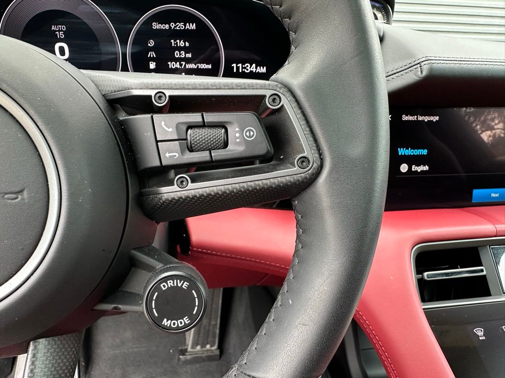 Thumbnail: 2025 Porsche Taycan - 16