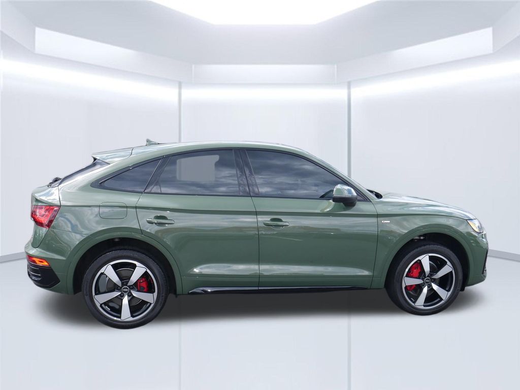 Thumbnail: 2024 Audi Q5 - 12