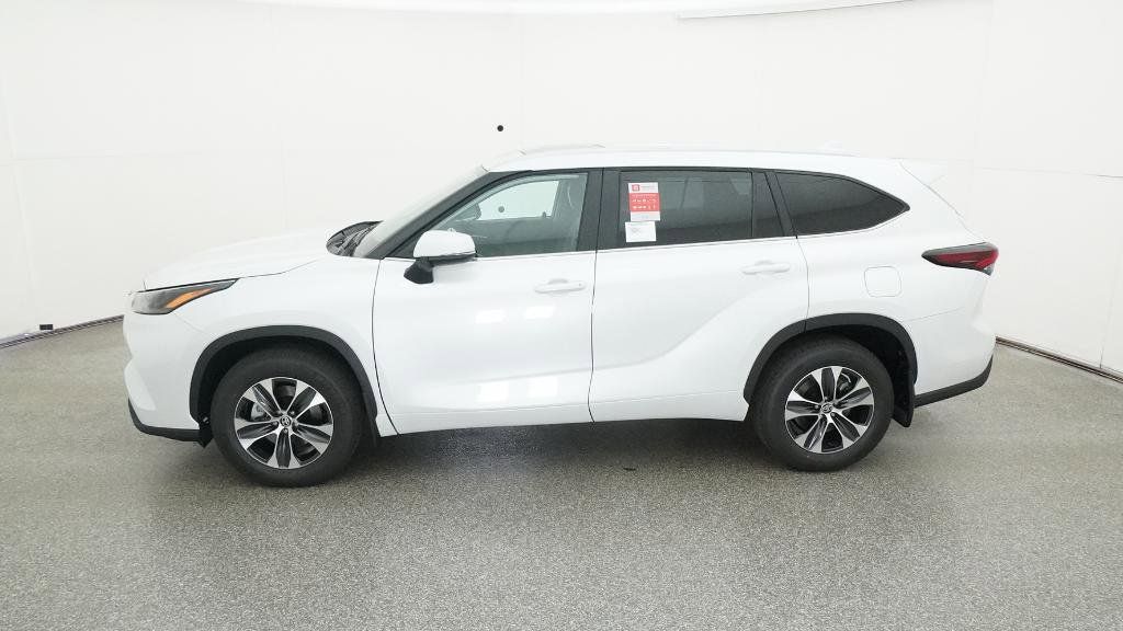 Thumbnail: 2026 Toyota Highlander - 21