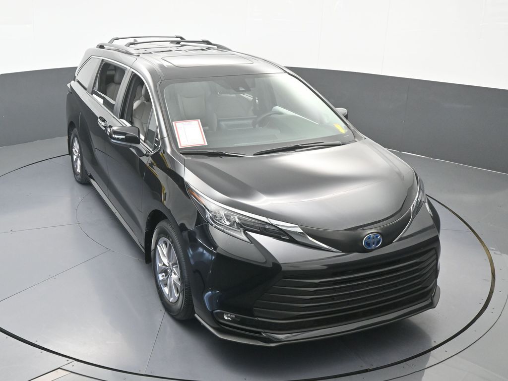Used 2025 Midnight Black Metallic Toyota XLE image 58