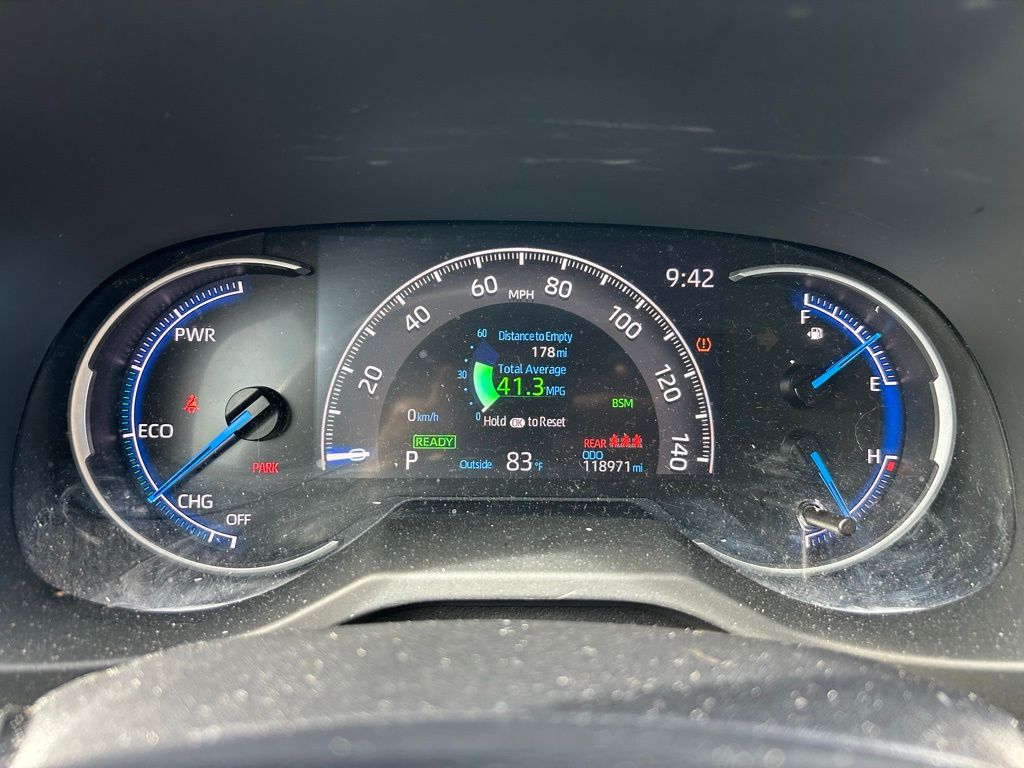 Thumbnail: 2022 Toyota RAV4 - 23