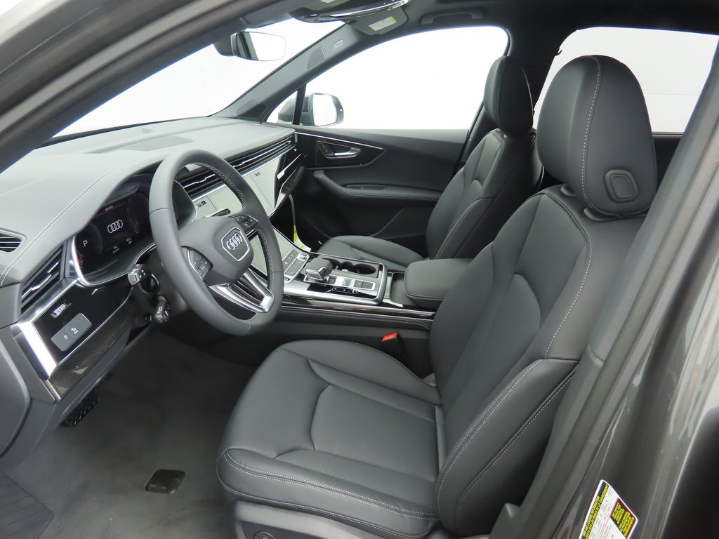 Thumbnail: 2025 Audi Q7 - 21