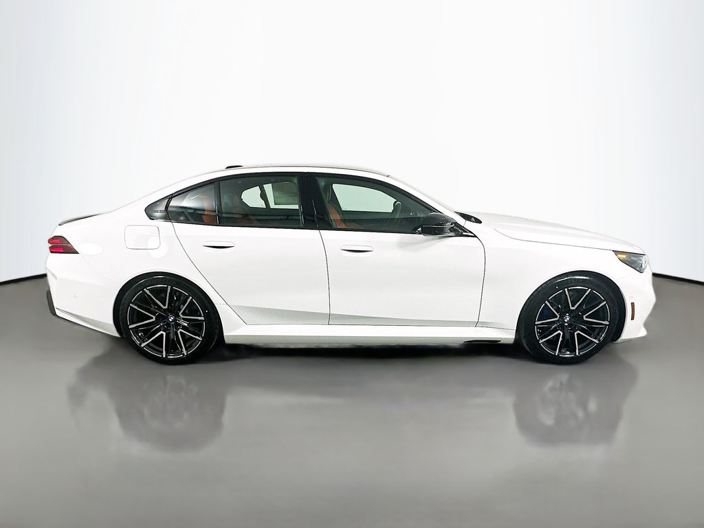 Thumbnail: 2026 BMW M5 - 4