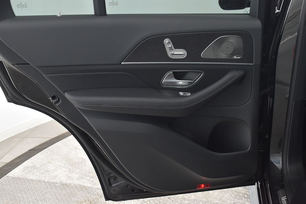 Thumbnail: 2026 Mercedes-Benz GLE - 22