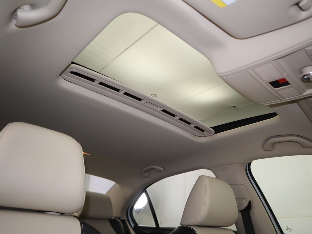 Thumbnail: 2017 Volkswagen Jetta - 18