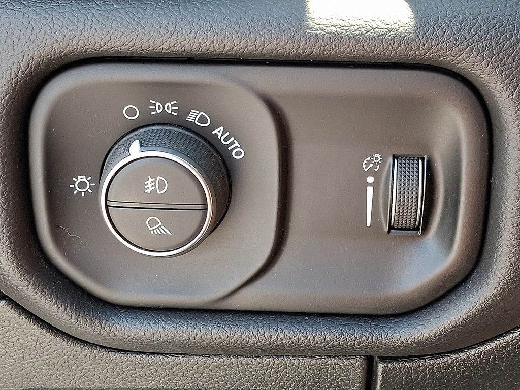 2023 Ram 1500 — photo 25