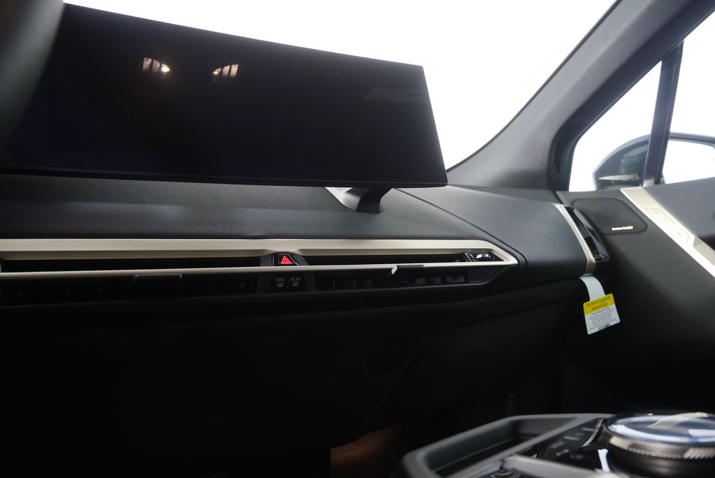 Thumbnail: 2026 BMW iX - 21