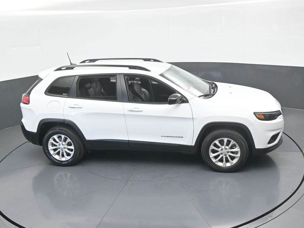 Used 2022 Bright White Clearcoat Jeep Latitude Lux image 55
